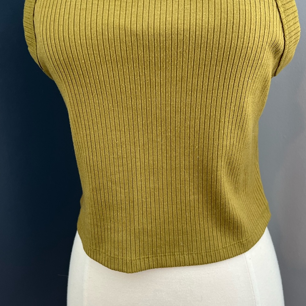 Forever 21 Olive Ribbed Cropped Tank Size Large - Picture 4 of 7